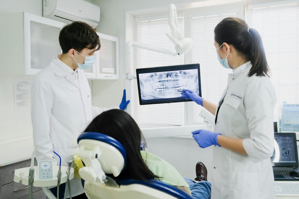 pexels nadezhda moryak 7800675 Equipo Profesional Clínica Madit | Clínica dental Madit | Dentista en Vallecas